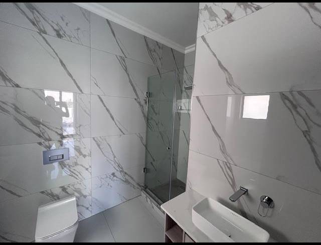 5 BEDROOM HOUSE FOR SALE IN SIX FOUNTAINS RESIDENTIAL ESTATE